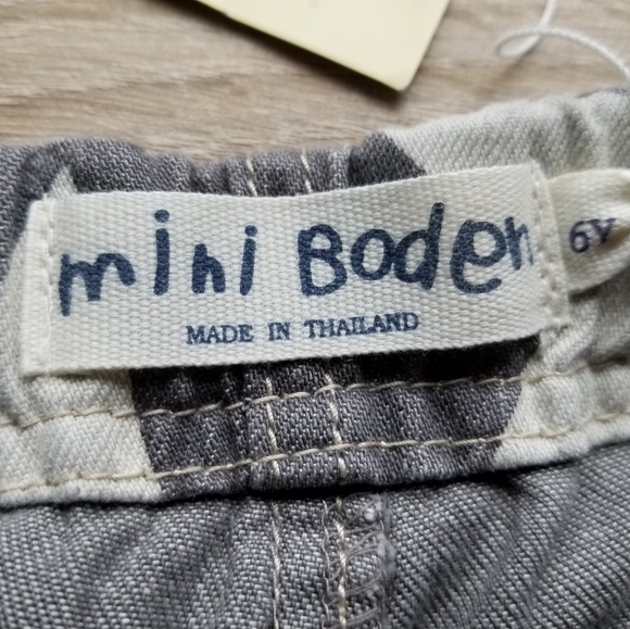 2011 nwt Mini Boden boys board shorts 6 years - Picture 3 of 9